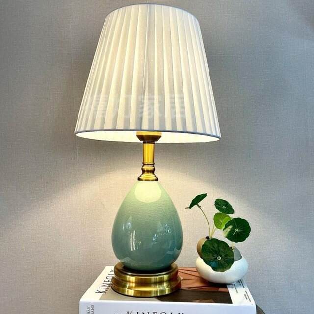 Simple and Luxurious Ceramic Table Lamp, Bedroom Lamp, Ins-Style Romantic and Cozy Bedside Lamp, Dragon Egg Bedroom Table Lamp