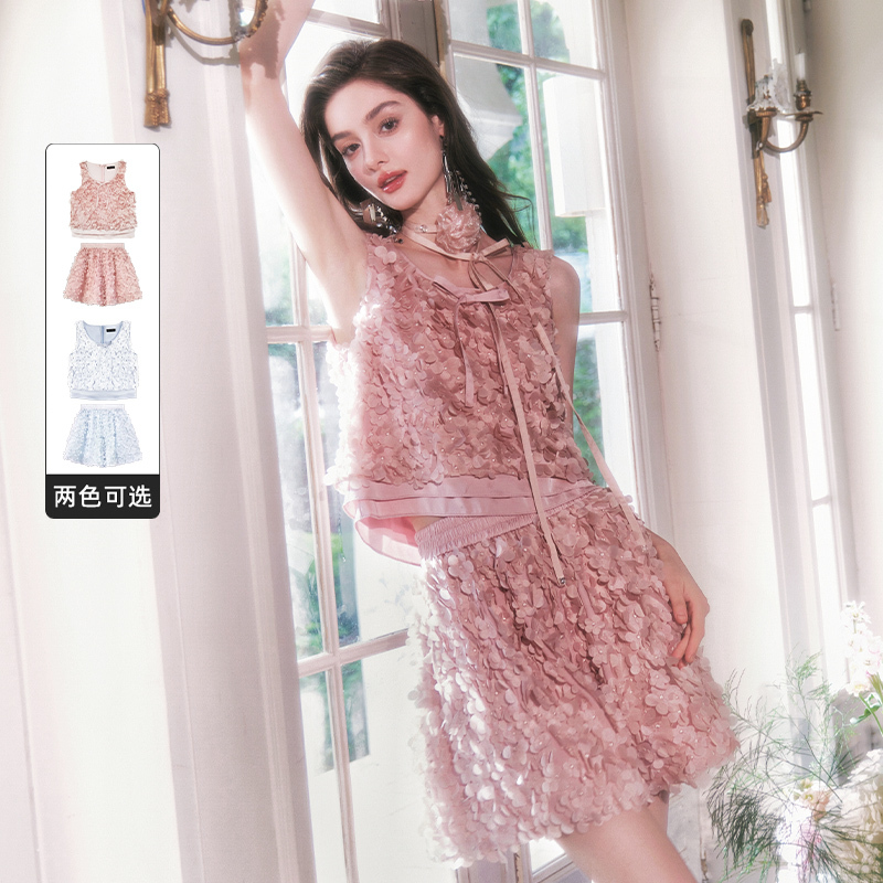 Xiaomaman Xiaoyuan's Original Flonaked Pink/Blue Three-Dimensional Flower Round-Neck Sleeveless Short Top + Shorts Xiaomaman Xiaoyuan's Original Flonaked Pink/Blue Three-Dimensional Flower Round-Neck Sleeveless Short Top + Shorts