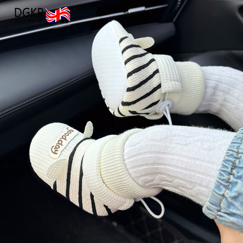 Британская детская обувь DGKP на мягкой тканевой подошве, весна и осень, новый стиль, мужская и женская обувь для малышей, нескользящая обувь на нескользящем каблуке и носки в комплекте