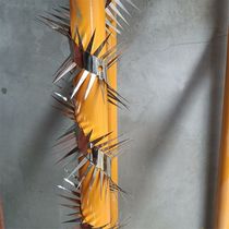 Mouse crawling antimice artificial piercing rats to stab rats to prevent crawling and puncture pipe anti-rat net reversal nail