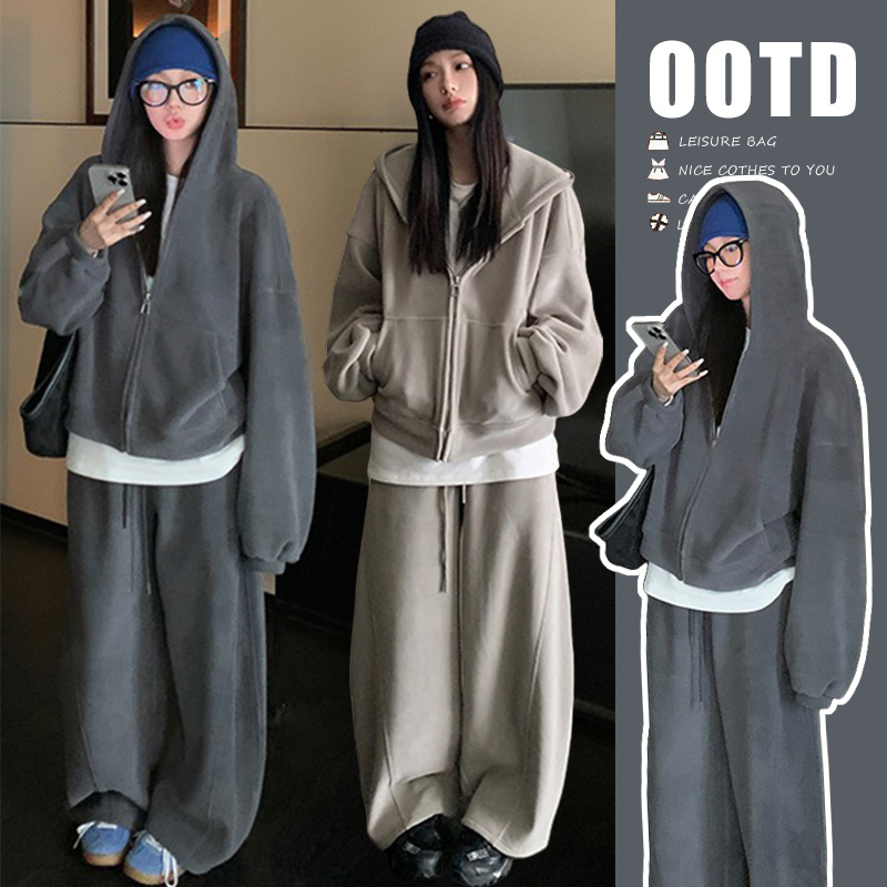 Maternity Wear Autumn and Winter Set Thickened Hooded Sweatshirt Jacket Casual Pants Two-Piece Set 2026 New Winter High-End Feel
