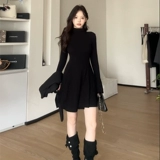 Черное трикотажное демисезонное платье, приталенный корсет, французский стиль, городской стиль