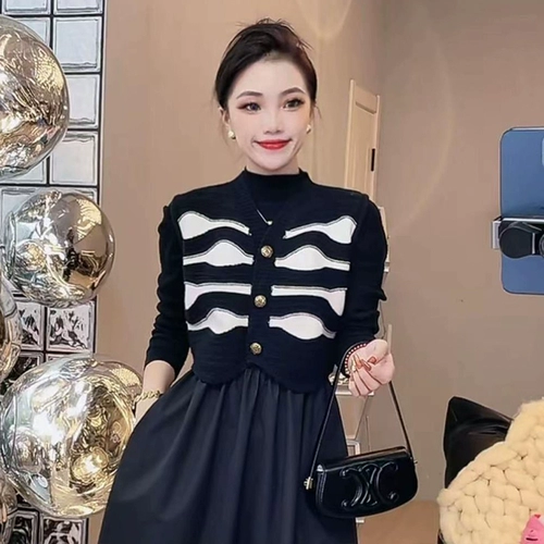 Черный трикотажный весенний лонгслив, длинная юбка, подходит для подростков, 2025 года, городской стиль, французский стиль