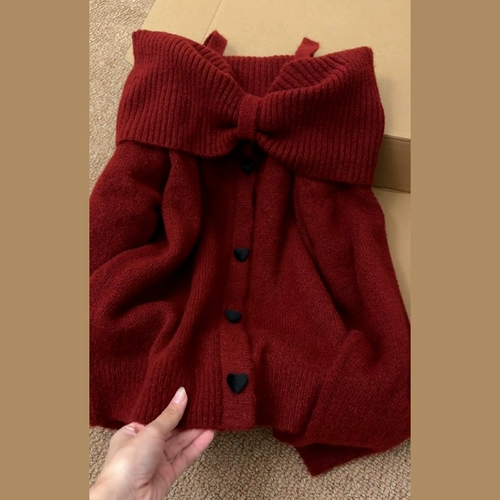 Красный демисезонный трикотажный свитер с бантиком, открытые плечи, изысканный стиль