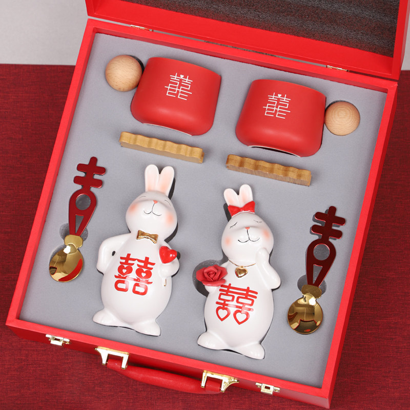 New wedding gifts for newlyweds lovers mug friends wedding bridal betrothed to the bride and rabbit swing for a bestie. 