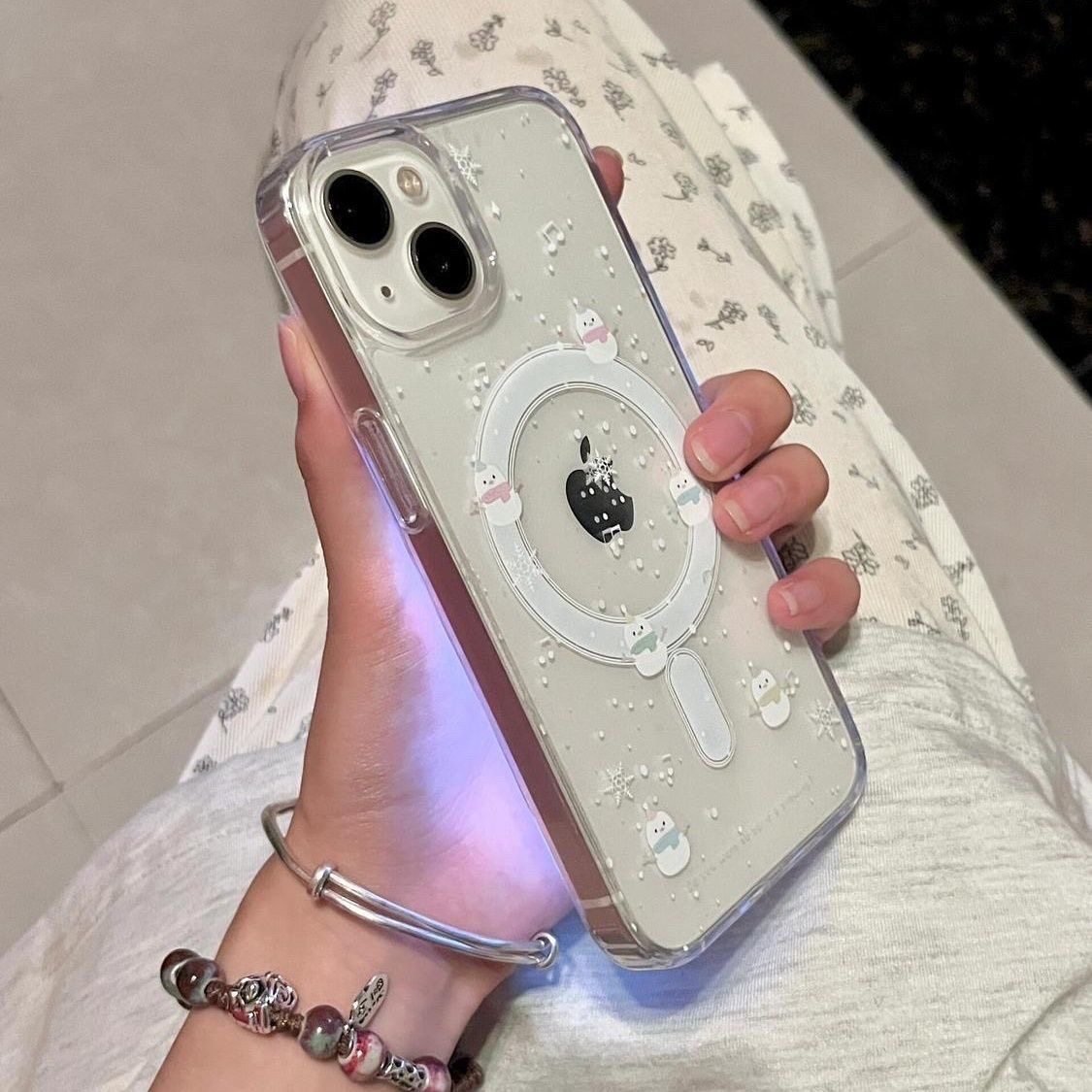 Full-Screen Snowman Magnetic Case Suitable for Apple 17/16/15 Large Hole 14 Simple 13Promax Phone Case 12 Soft Case Ice Transparent