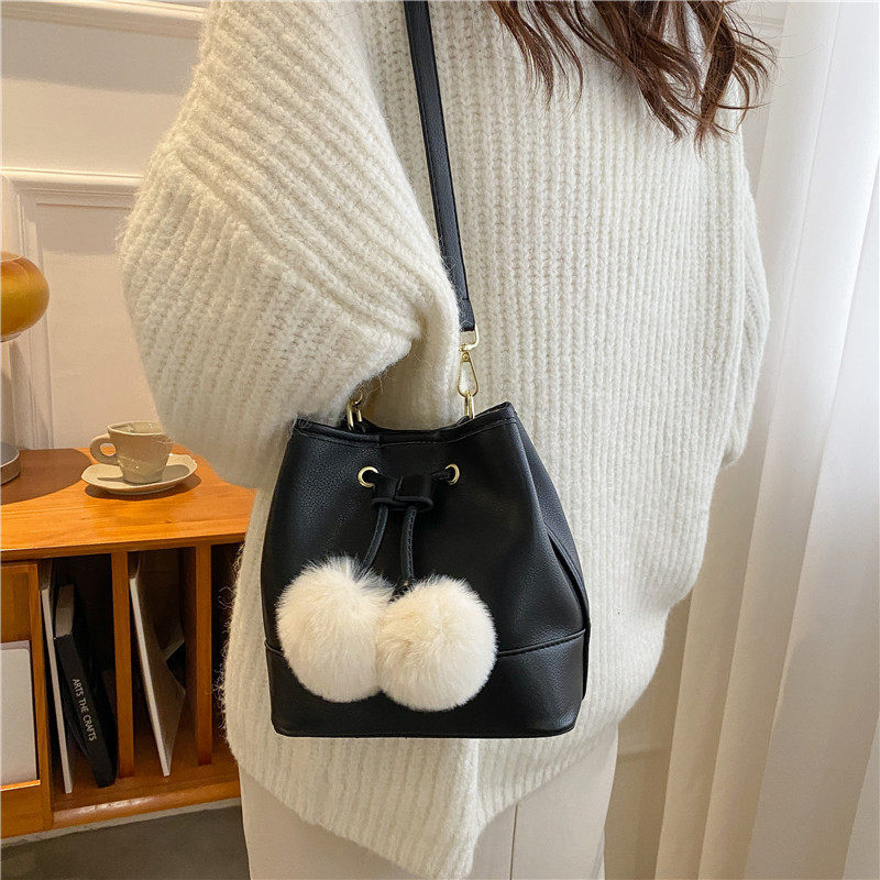 Elegant but not vulgar, all-match style ~ fashion bloggers keep their money Hong Kong style niche small square bag Western style single shoulder diagonal bag
