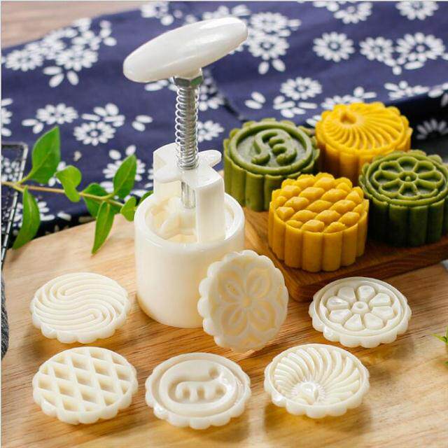 Moon Cake Mold Cute Cartoon 2021 New Hand Press Style Press Die Baking Home Ice Leather Model Printed sharper