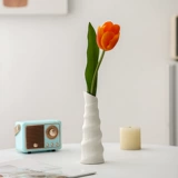 Простая мини-белая ваза, композиция из сухоцветов, гидропонное устройство, керамическая столешница, фотореквизит, небольшие украшения, украшения.