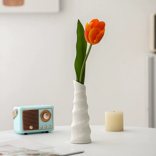 Простая мини-белая ваза, композиция из сухоцветов, гидропонное устройство, керамическая столешница, фотореквизит, небольшие украшения, украшения.