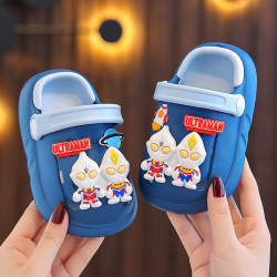 Ultraman boy sand slippers Anti -slip, lightweight deodorization, small middle child wearing sandals, male baby Bao Tou cave sandals