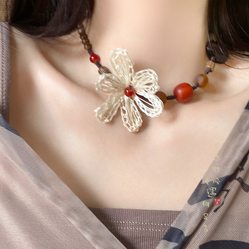 Bohemian Wooden Flower Beaded Necklace for Women, New Chinoiserie Retro High-End Clavicle Chain Decorative Neck Chain Accessories Bohemian Wooden Flower Beaded Necklace for Women, New Chinoiserie Retro High-End Clavicle Chain Decorative Neck Chain Accessories