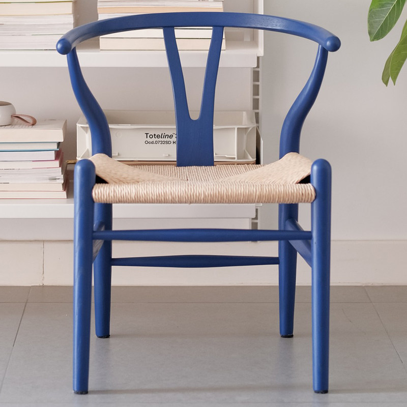 Nordic minimalist home solid wood Y chair retro woven dining chair home restaurant Klein blue designer Chinese chair