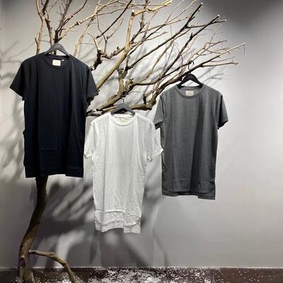 Layered dressing is a must-have! The basic high-street OS-1 is a solid-color base shirt with a slit short-sleeved T-shirt underneath