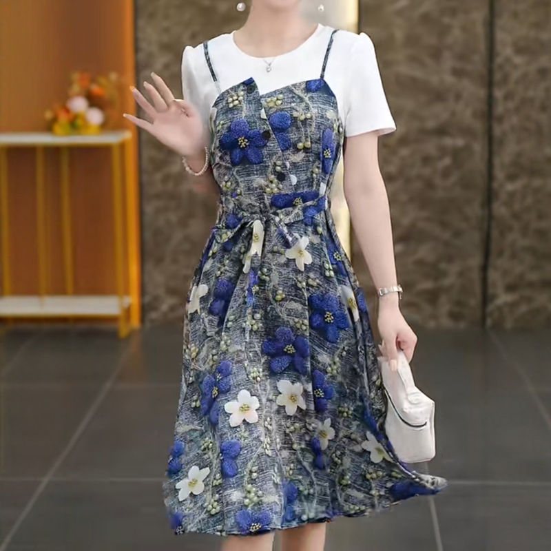 Fake Two-Piece Daisy Print Over-The-Knee Skirt, New Summer Style, Waist-Cinching, Slimming, Fashionable Patchwork, Plus-Size, Body-Covering Dress Fake Two-Piece Daisy Print Over-The-Knee Skirt, New Summer Style, Waist-Cinching, Slimming, Fashionable Patchwork, Plus-Size, Body-Covering Dress