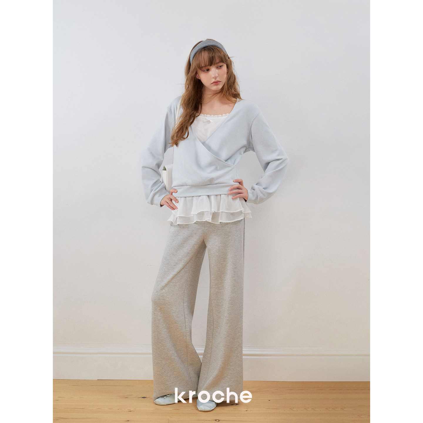 KROCHE レース Vネック ティアード 重ね着風 スウェット・パーカー KWF3042