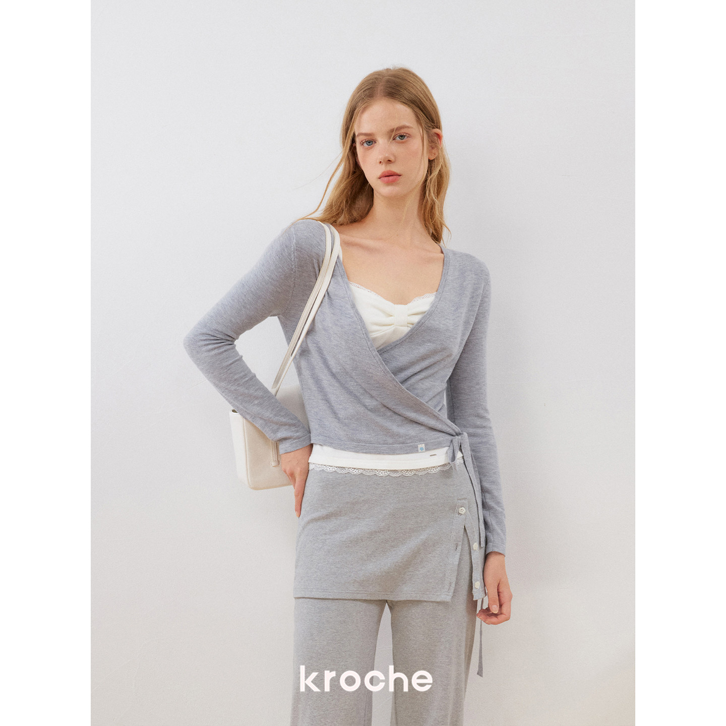 KROCHE Vネック 長袖 ニット