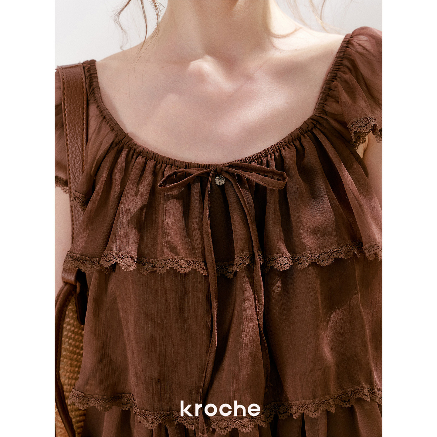 KROCHE フリル スクエアネック ティアード ブラウス KWF8016