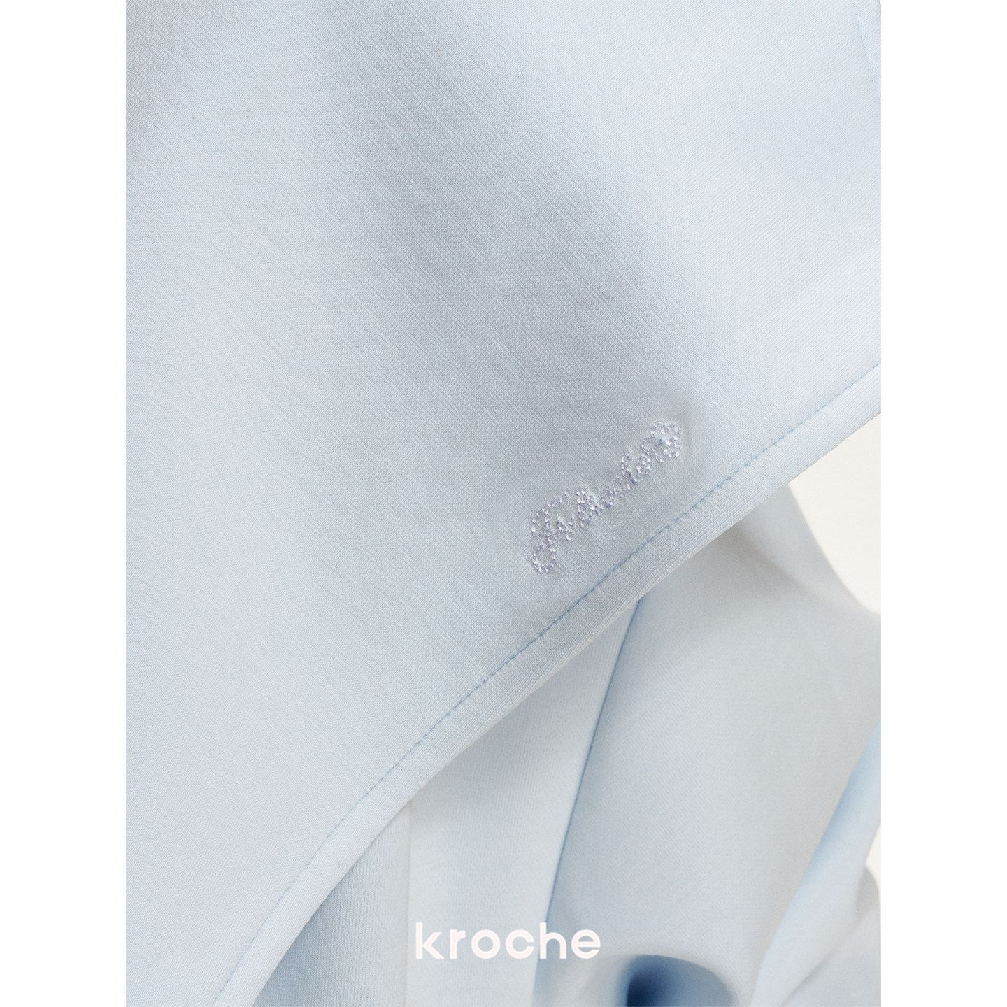 KROCHE フード付き スウェット・パーカー KVA8008