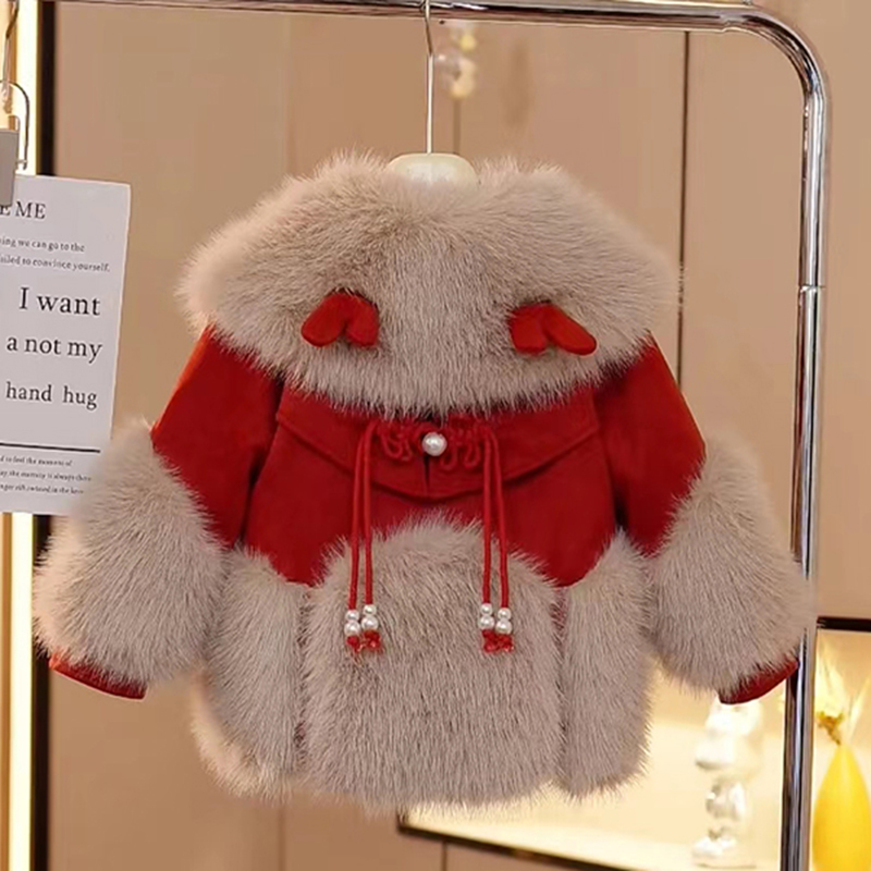 女童冬季『皮草外套』🧥:一场温暖与时尚的邂逅