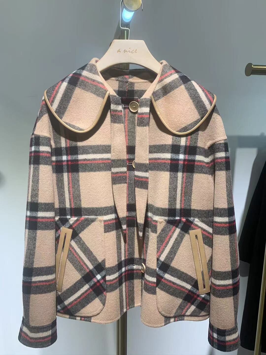 (sara, queen of luxury) camel brown