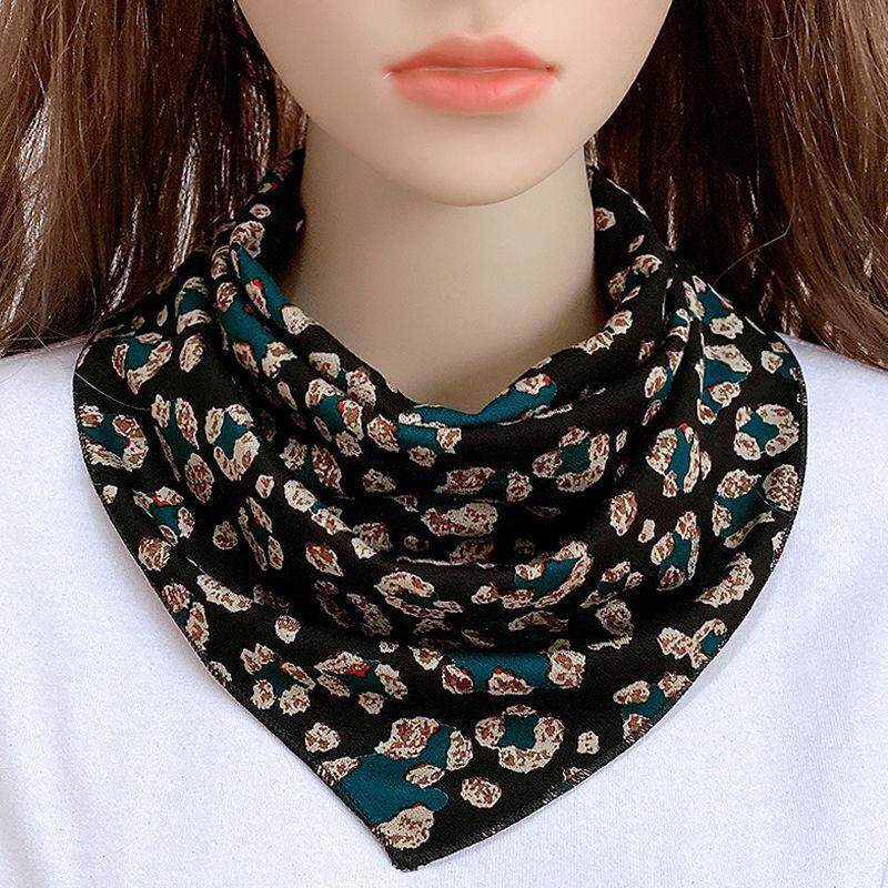 Scarf women's winter cervical vertebra neck cover Korean version all-match warm fashion thin fake collar new scarf triangle scarf