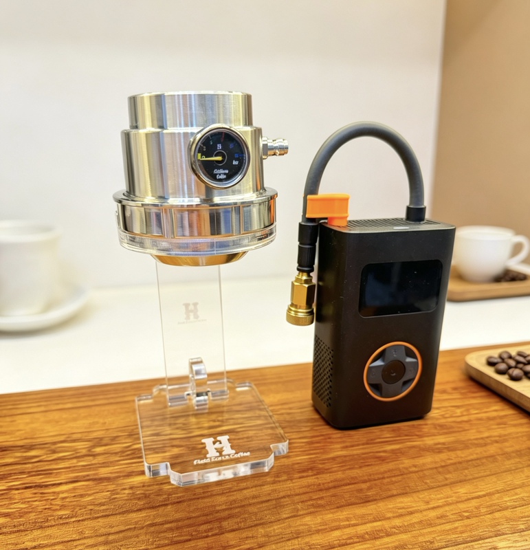 Café Express Pneumatic Coffee Machine Air Pump Model for Camping, Dual Pressure Gauge, Controllable Pre-Soak, Constant Pressure Output 9Bar Café Express Pneumatic Coffee Machine Air Pump Model for Camping, Dual Pressure Gauge, Controllable Pre-Soak, Constant Pressure Output 9Bar