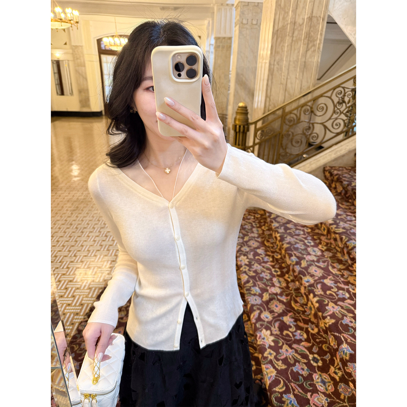Lightly Fragrant and Elegant Slim-Fit White Wool Knit Sweater, New Spring/Summer Style, Slim-Fit Organza Wrap-Around Inner Sweater