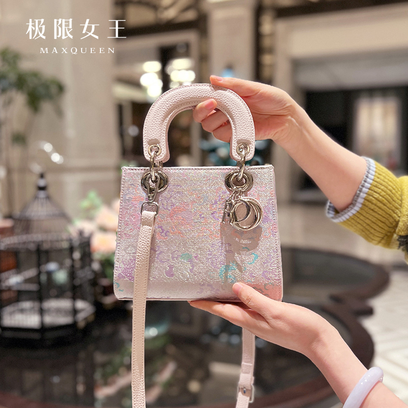 Extreme Queen New Chinese Style Mulberry Silk Fashionable Handbag for Women Daily Commuting Lady's Bag with Three Coin Pockets in the Style of Princess Diana