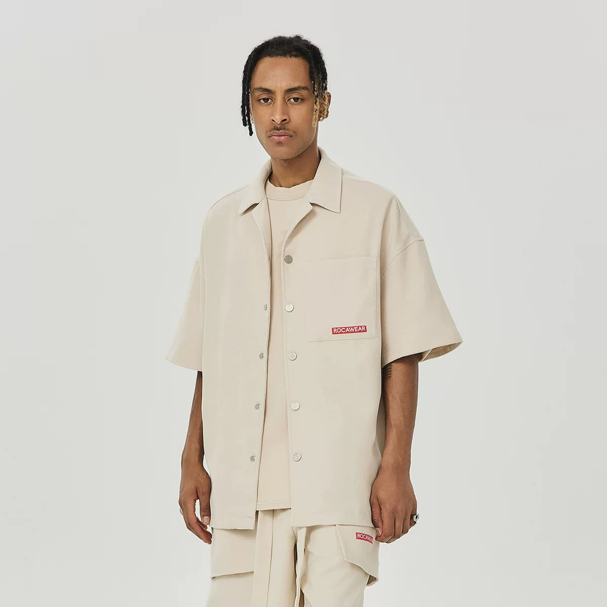 Трендовая базовая футболка Rocawear, высокий воротник, свободный крой