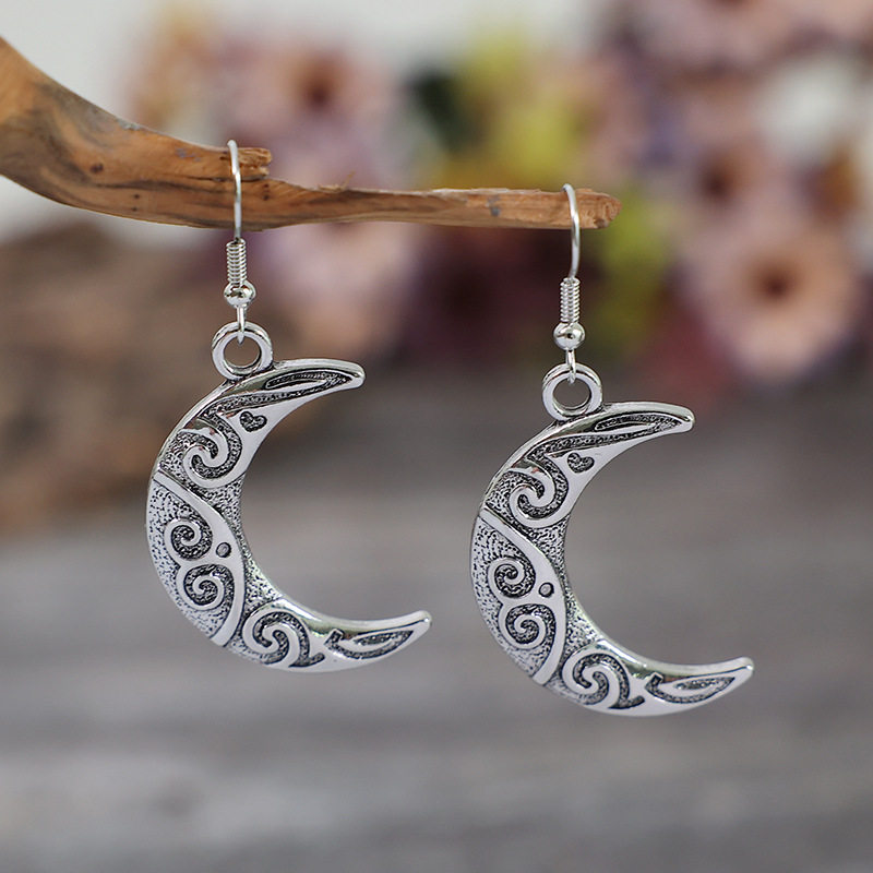 3E3C Vintage Silver Crescent Moon Earrings | Carved Floral Retro Statement Jewelry for Women