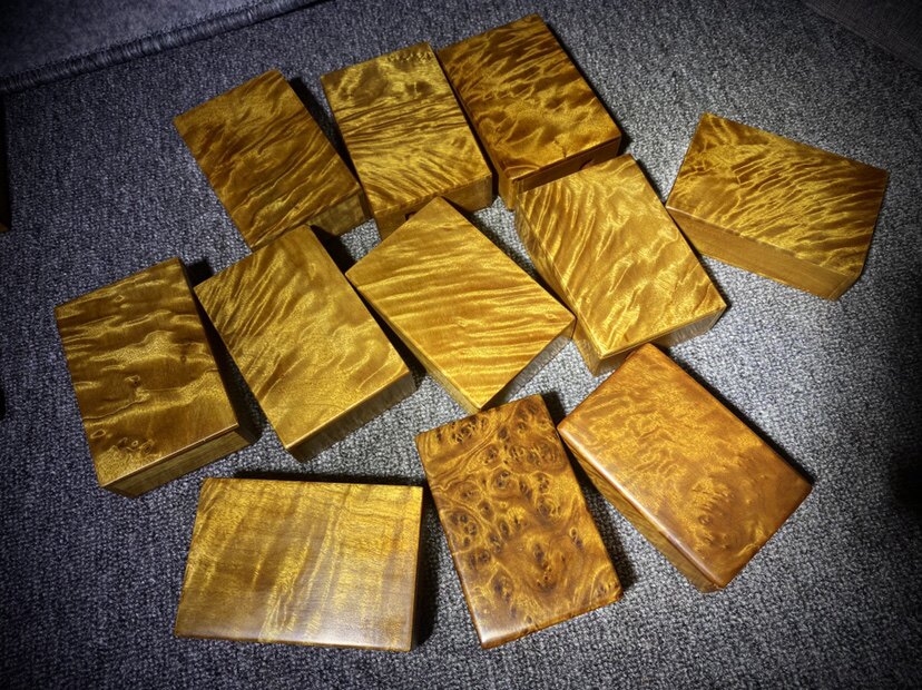 Golden nanmu cigarette case solid wood full of water ripple thickness cigarette case boutique men's business gift decoration gift box