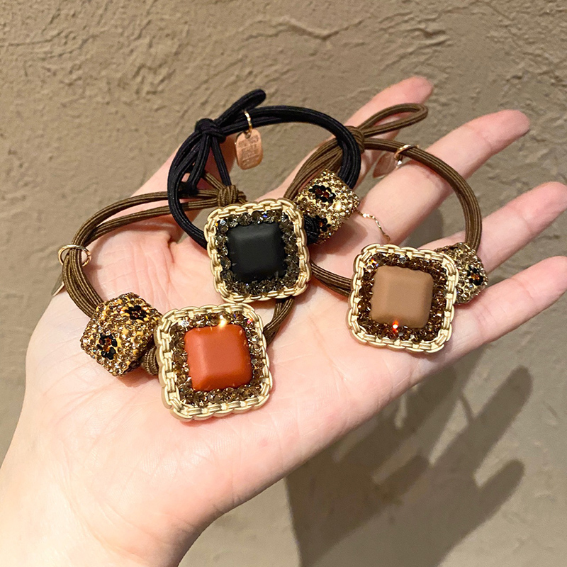 South Korea's Dongdaemun trend gathering place insBAO WEN simple square fashion accessories elegant travel accessories