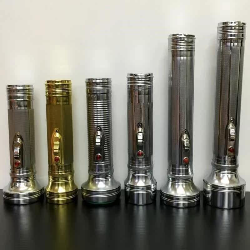 Iron flashlight vintage flashlight nostalgic Iron tungsten yellow light vintage flashlight yellow light send battery