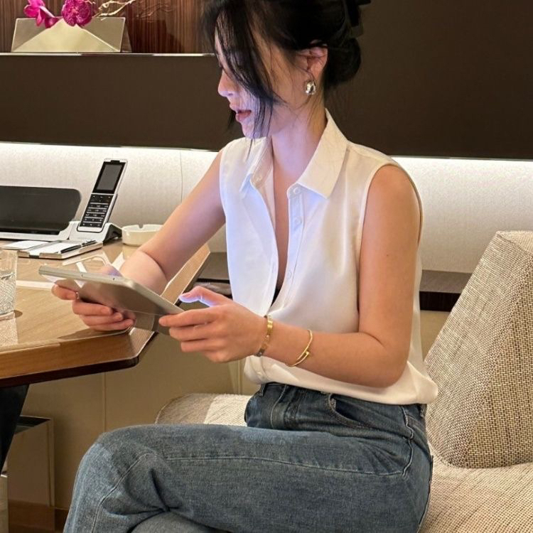 Acetate Satin Sleeveless Vest White Shirt Women 2026 New French V-Neck Top Chiffon Shirt Women Summer Acetate Satin Sleeveless Vest White Shirt Women 2026 New French V-Neck Top Chiffon Shirt Women Summer