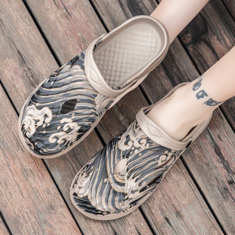 Japanese sandals men summer outdoor new trend outdoor wear dual beach shoes driving male slippers