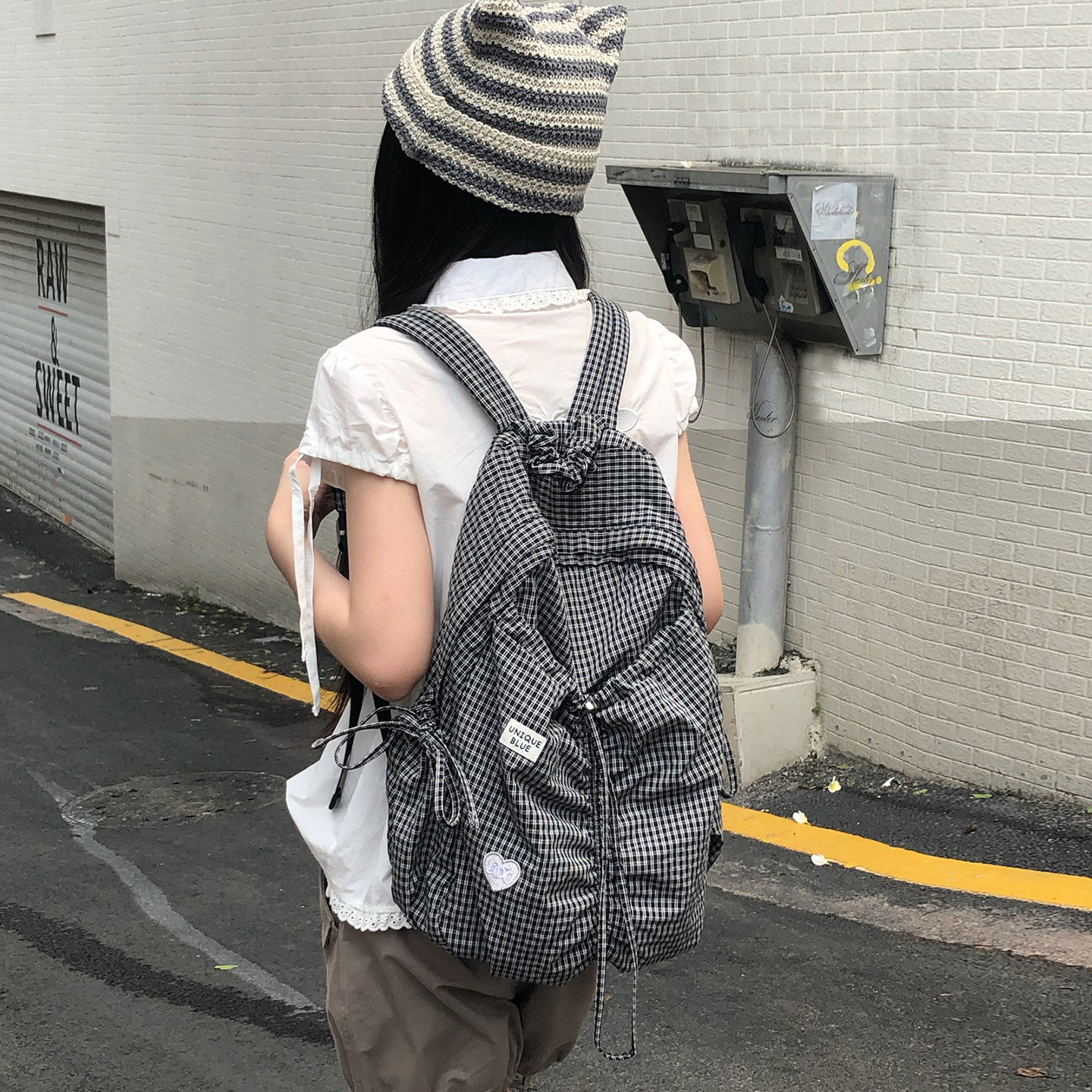 Unique blue Korean style plaid backpack for women, large capacity, versatile for students, travel, and commuting.