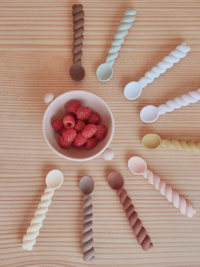 Dänische Ooyy-Silikonschalen für Säuglinge und Kleinkinder, gedrehte Löffel, kreative Nahrungsergänzungsmittellöffel, Geschirr, Silikonlöffeldekorationen