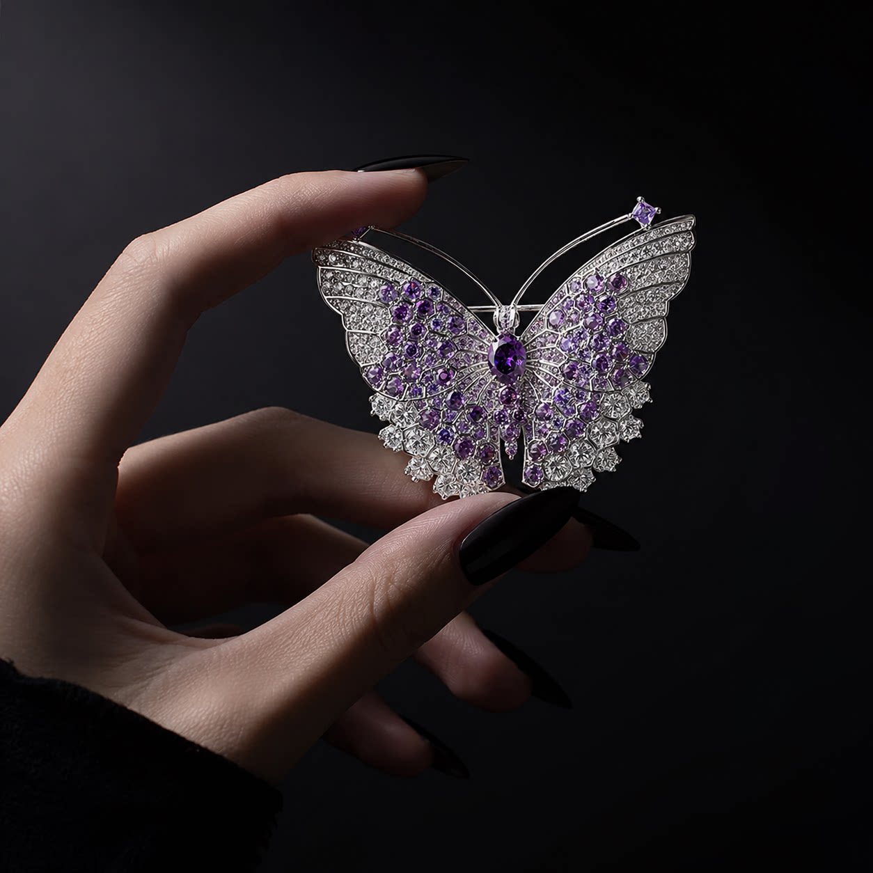 "Dreamy Butterfly Shadow" Full Diamond Butterfly Brooch: Exquisite and Sophisticated, Perfect for Suit Coats, Shirts, and Other Outfits