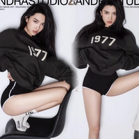 Толстовка, нижнее белье, белые носки