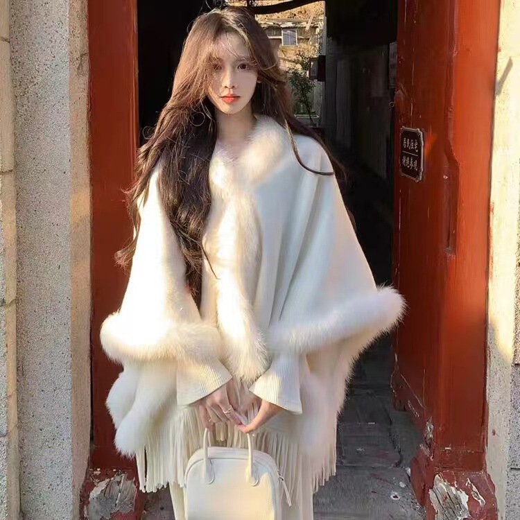 Solo Shop Shawl Cape Outerwear for Women, Autumn and Winter High-End Atmospheric Thick Fluffy Fur Scarf Cape Solo Shop Shawl Cape Outerwear for Women, Autumn and Winter High-End Atmospheric Thick Fluffy Fur Scarf Cape
