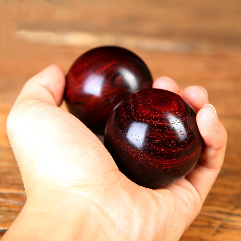 Small leaf red sandalwood wood carving fitness ball handball health care ball hand ball middle-aged and elderly gift antique craft gift