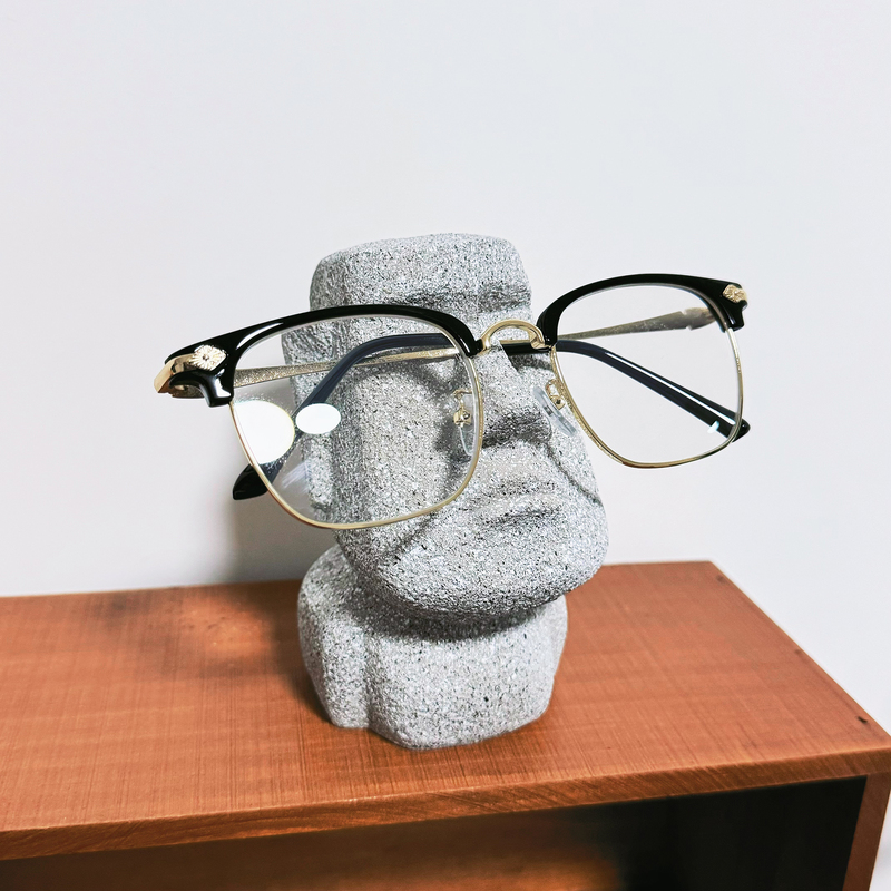 Give the Primitive People a Pair of Glasses: Moai Statue Easter Island Fun Ornament Creative Glasses Holder Gift