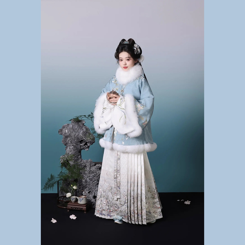 Ming-Style Hanfu Autumn and Winter Coat with Stand Collar and Mamian Skirt【Evening Fragrance Silver Fox】Women's Adult Set with Fleece and Thickened Lining Ming-Style Hanfu Autumn and Winter Coat with Stand Collar and Mamian Skirt【Evening Fragrance Silver Fox】Women's Adult Set with Fleece and Thickened Lining