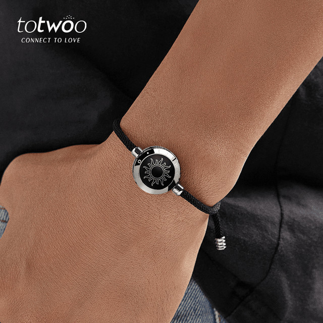 Totwoo Couple Sensor Bracelet Titanium Steel Bracelet Sun and Moon Lover Couple Bracelet Lover Gift Token