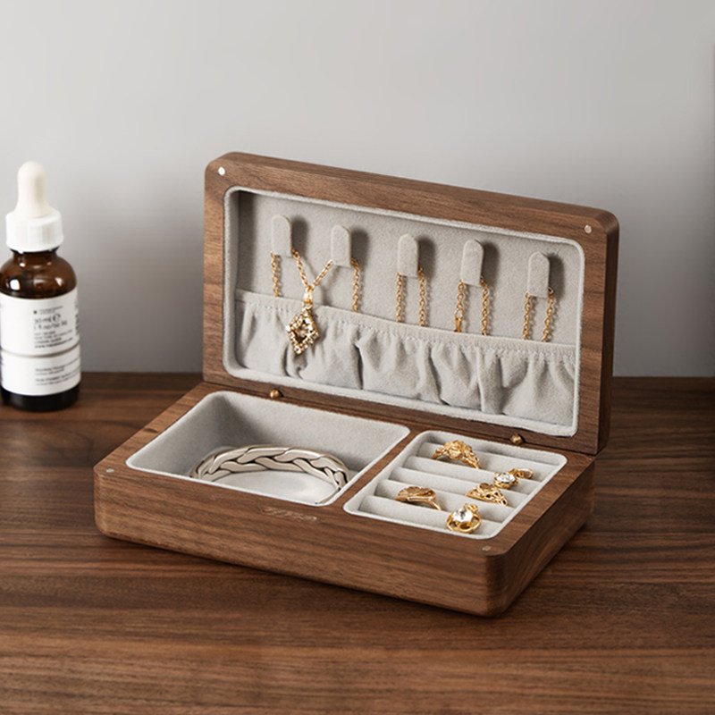 Jewelry box 2022 new earring necklace ring solid wood storage box with lock wooden jewelry box exquisite