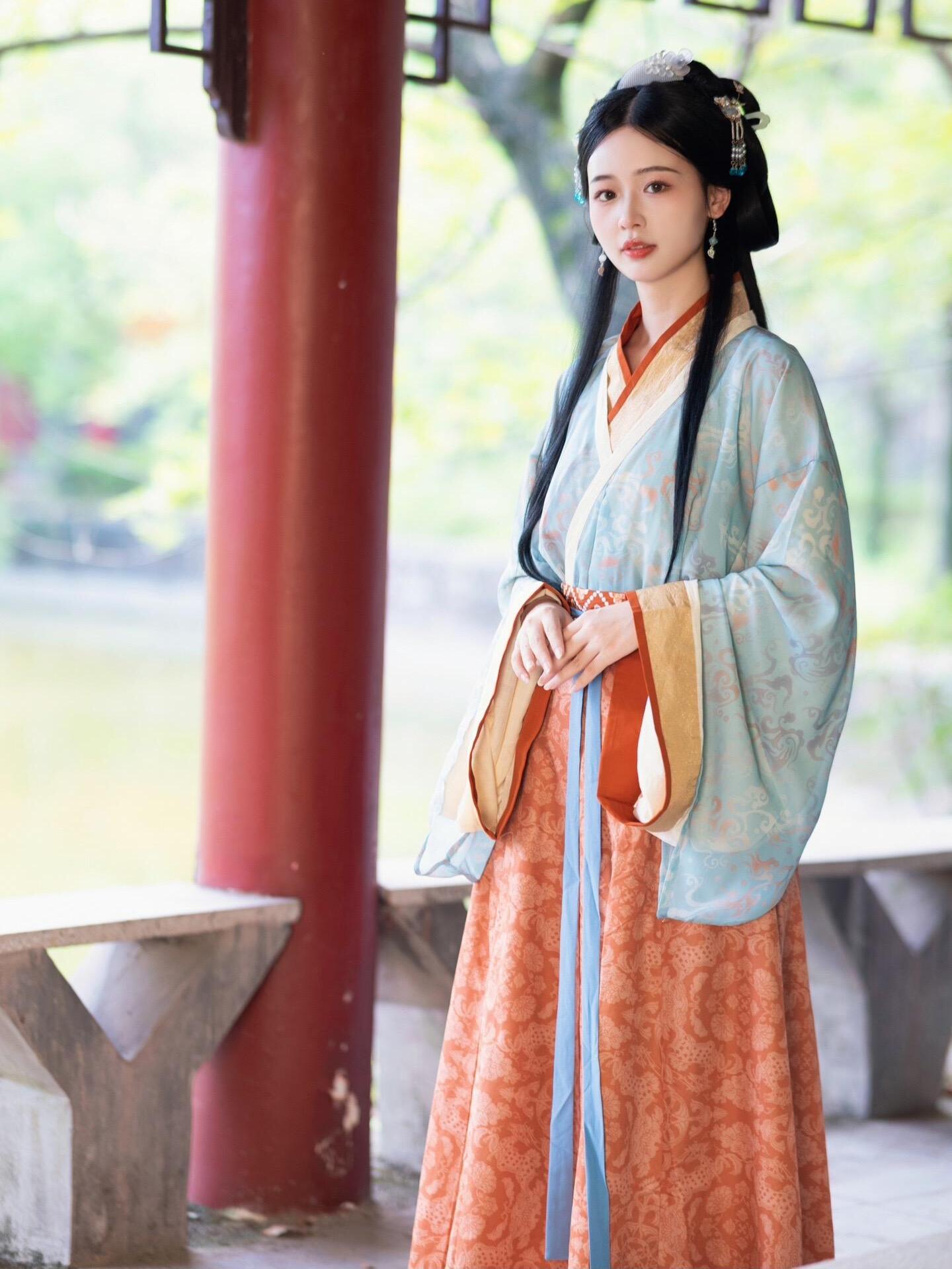 漢服 无贰集【一笺锦】交领袄琵琶袖文房花鸟马面