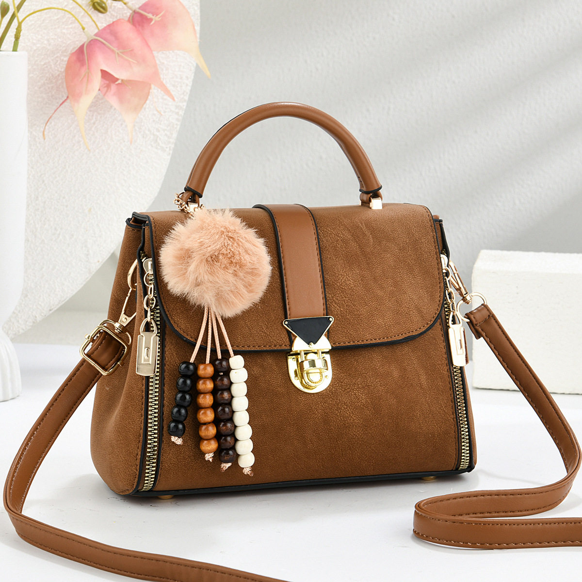 Light Luxury Niche Simple Handbag Small Square Bag for Women Commuting Crossbody Bag 2025 New Trendy Retro Lock Shoulder Bag