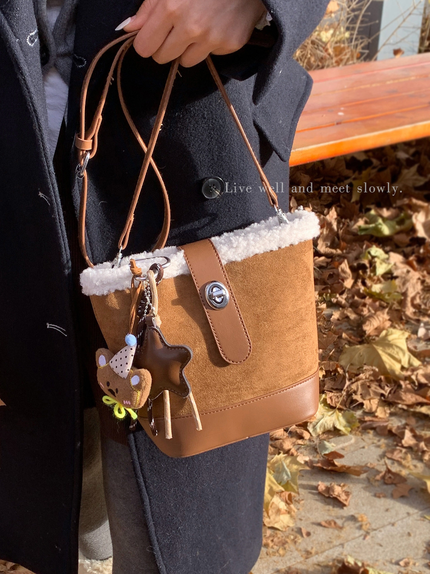 Niche Retro Brown Suede Bucket Bag for Women, Crossbody 2025 New Trendy Fashion Furry Versatile Shoulder Bag