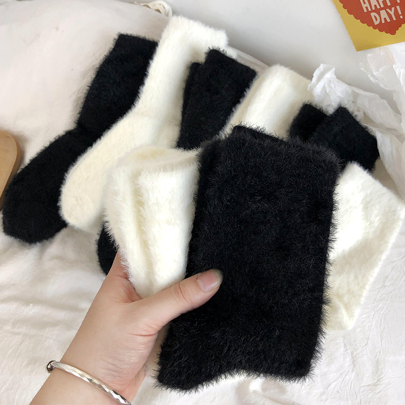 Mink Velvet Winter Socks for Women, White Japanese-Style Floor Socks, Fleece-Lined Warm Sleep Socks, Thick Fluffy Maternity Socks Mink Velvet Winter Socks for Women, White Japanese-Style Floor Socks, Fleece-Lined Warm Sleep Socks, Thick Fluffy Maternity Socks